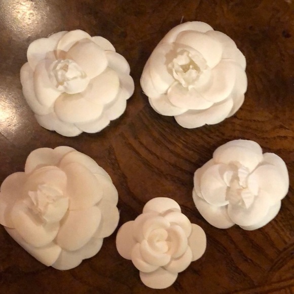 White Camellia - Medium Size - Picture 6 of 6